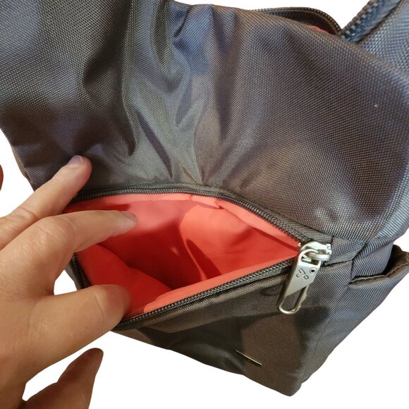 Travelon Anti-Theft Crossbody Bag For Women With RFID Blocking & Locking Compart - Picture 5 of 9